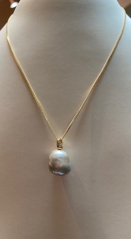 Deleuse Rare South Sea Pearl Pendant Necklace